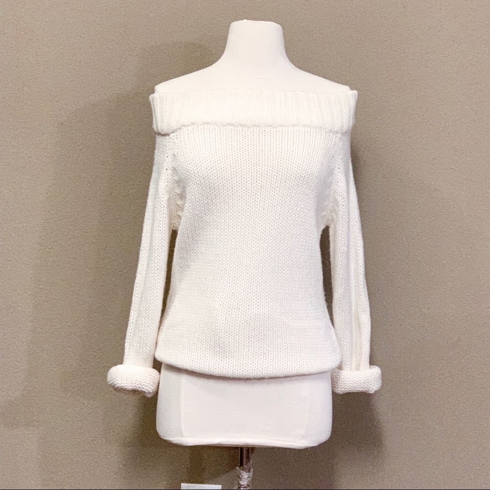 Off-the-shoulder Sweater - Picture 2 of 8
